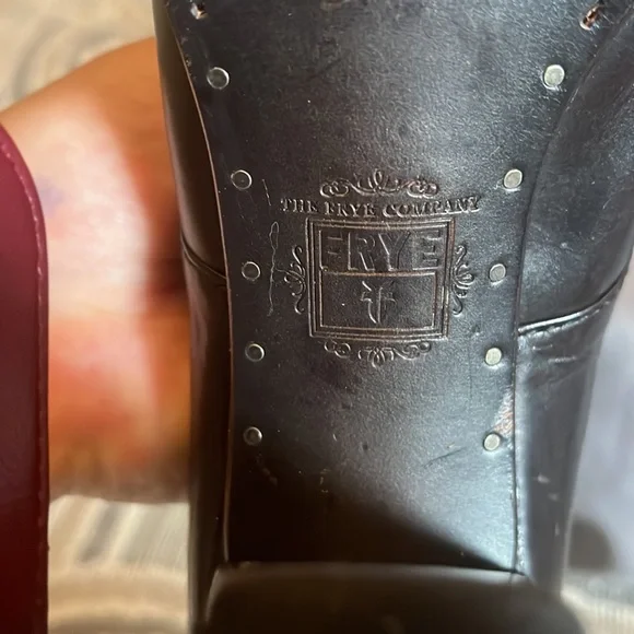 FRYE heels, black leather. - Picture 5 of 6